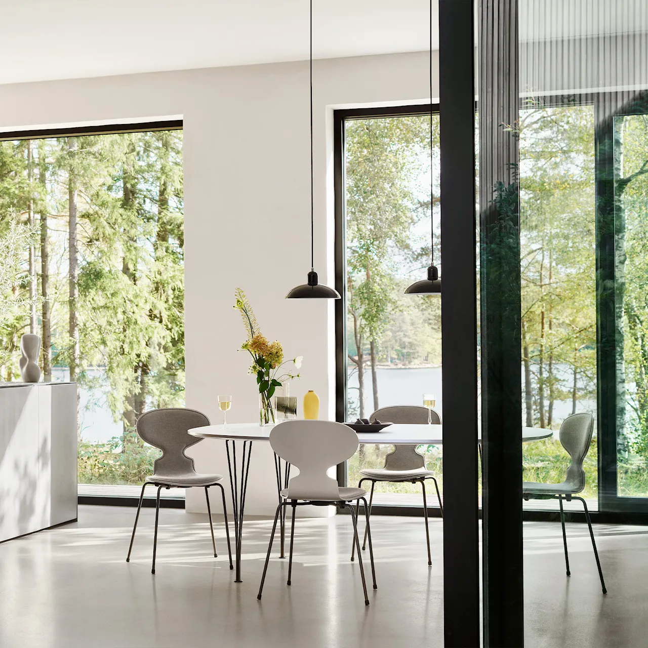 B619 Superellipse Extendable Dining Table 180–300 x 120 cm Black