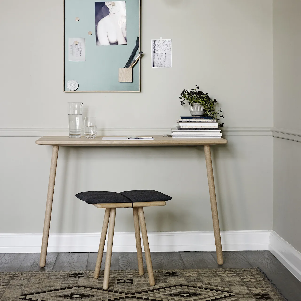 Georg Console Table
